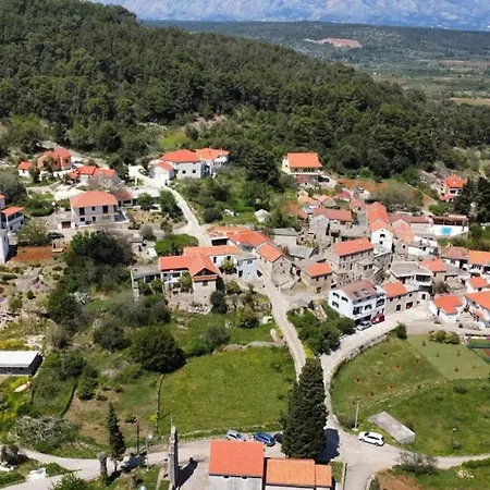 Nerium * Stari Grad (Hvar)